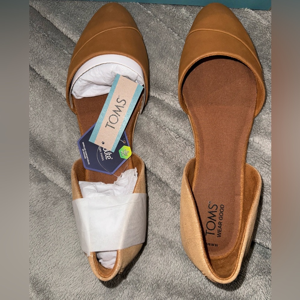 TOMS FLATS